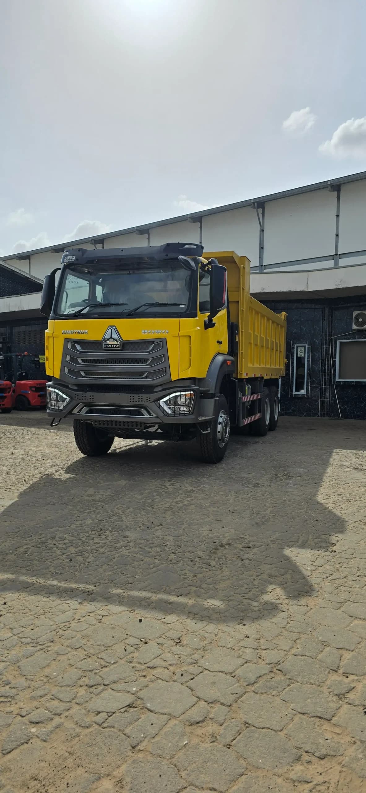 HOWO SINOTRUK NX371 KTHDV03